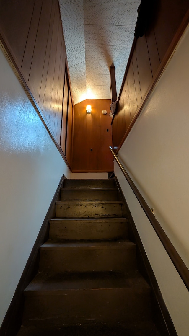 14024 Rossini Dr, Detroit, MI 48205 - view of staircase
