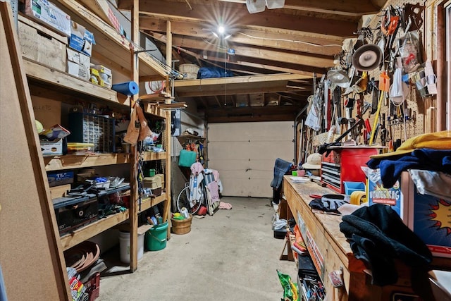 2745 Lari Ct, West Bloomfield, MI 48324 - garage with a workshop area