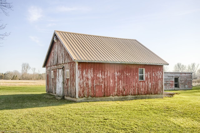 view of outdoor structure featuring an outdoor structure