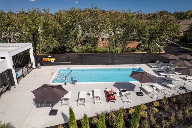 533 E Harrison Ave Unit 29, Royal Oak, MI 48067 - community pool with a patio