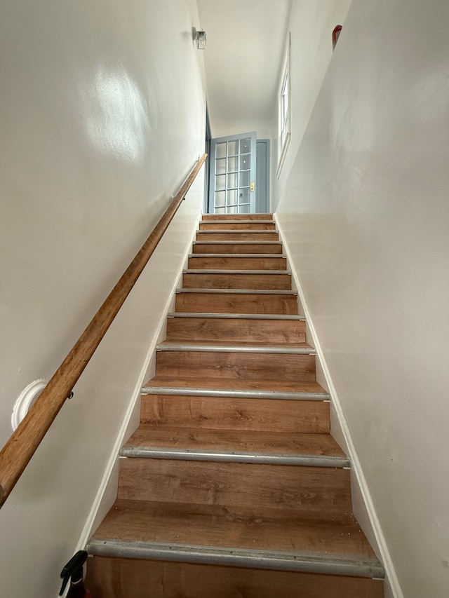 2651 Neibel St, Hamtramck, MI 48212 - stairs with wood finished floors