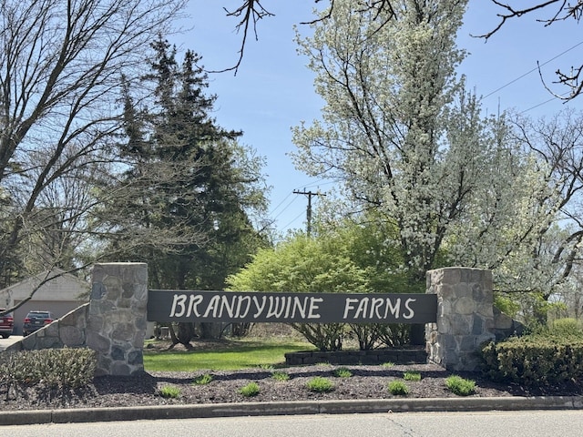 12131 Brandywine Dr, Brighton, MI 48114 - view of community sign