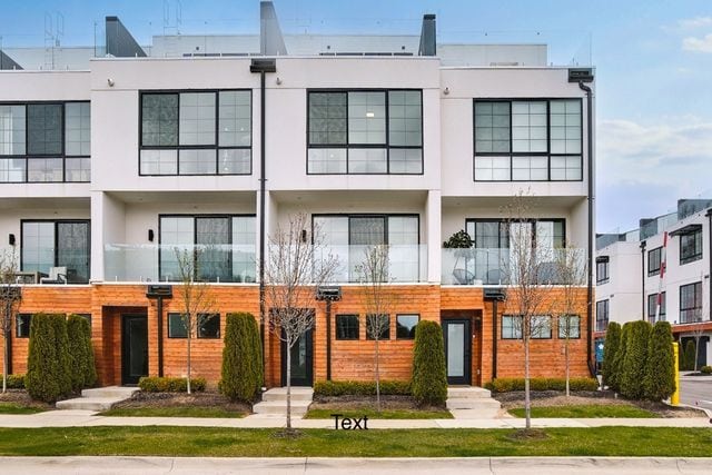 533 E Harrison Ave Unit 30, Royal Oak, MI 48067 - view of front of property featuring stucco siding