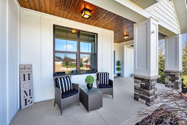 view of patio / terrace with covered porch