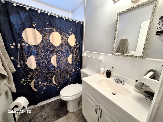 7541 Sloan St, Taylor, MI 48180 - bathroom featuring toilet, a shower with curtain, vanity, and wainscoting