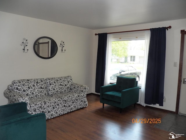 7303 Cranbrook Dr, Lambertville, MI 48144 - living room featuring wood finished floors