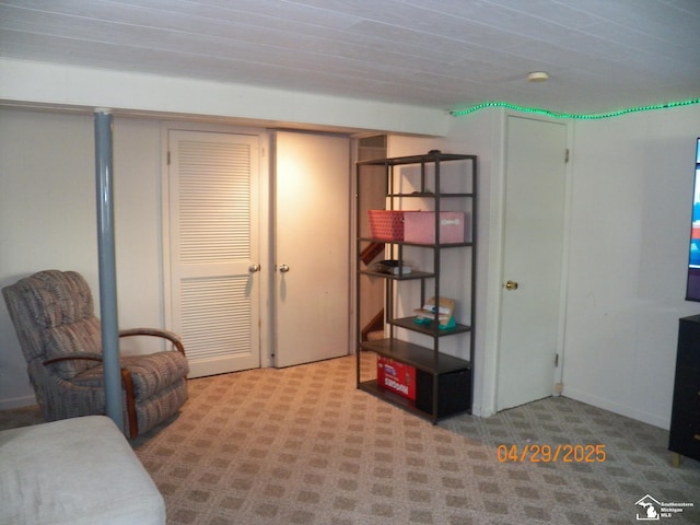 7303 Cranbrook Dr, Lambertville, MI 48144 - sitting room with carpet floors