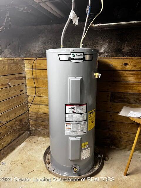 17669 Lake Dr, Barryton, MI 49305 - utility room featuring water heater