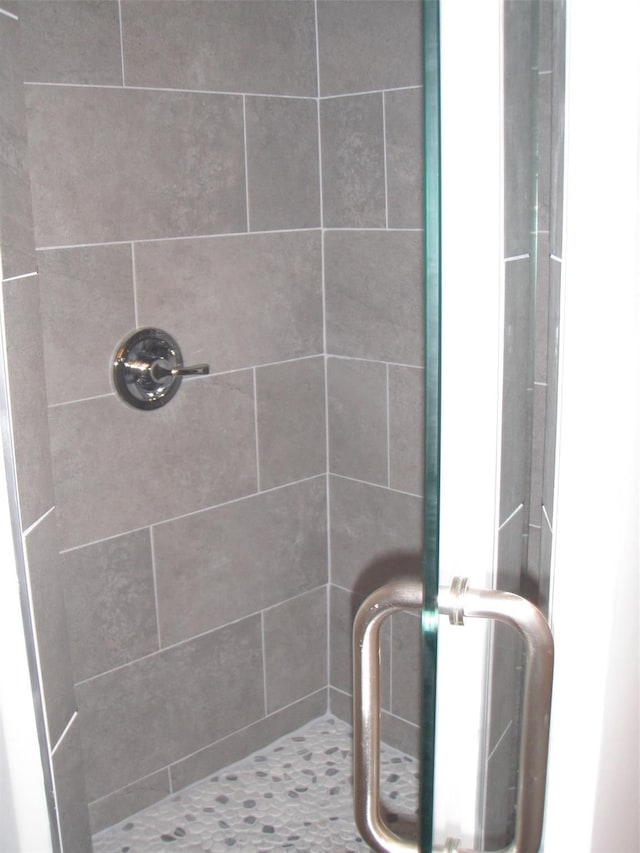 9920 Sashabaw Rd, Clarkston, MI 48348 - bathroom with a stall shower