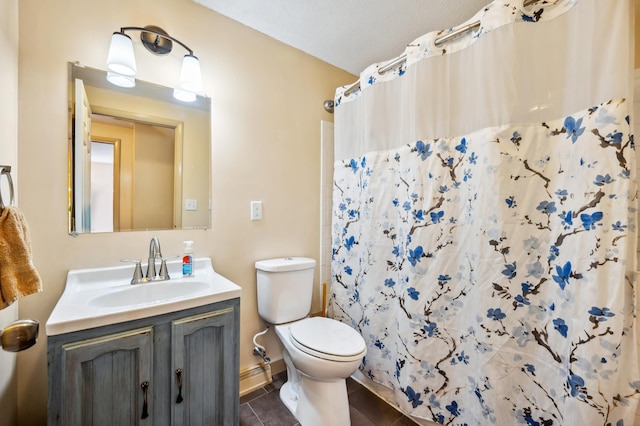1843 N Sierra Way, Stevensville, MI 49127 - full bath with toilet, vanity, curtained shower, and baseboards
