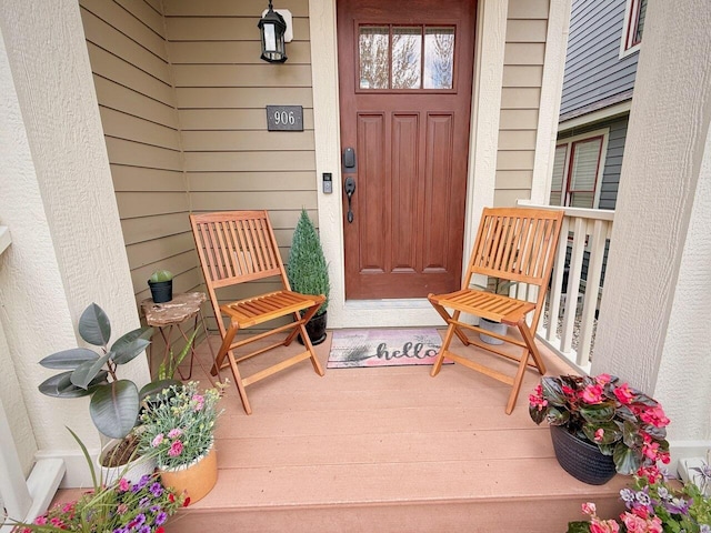 906 Blodgett St SE, Grand Rapids, MI 49506 - entrance to property with a porch