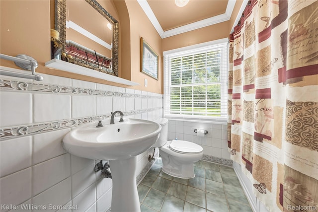 21700 W 13 Mile Rd, Beverly Hills, MI 48025 - full bath featuring tile walls, crown molding, toilet, tile patterned floors, and wainscoting
