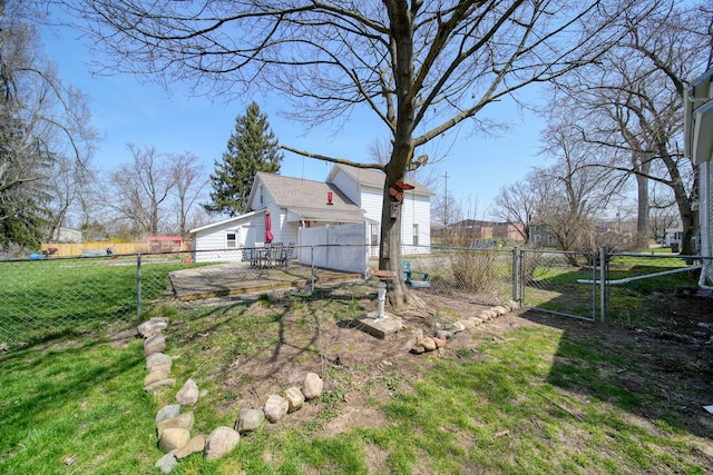 124 Broad St, Brooklyn, MI 49230 - view of yard featuring a fenced backyard