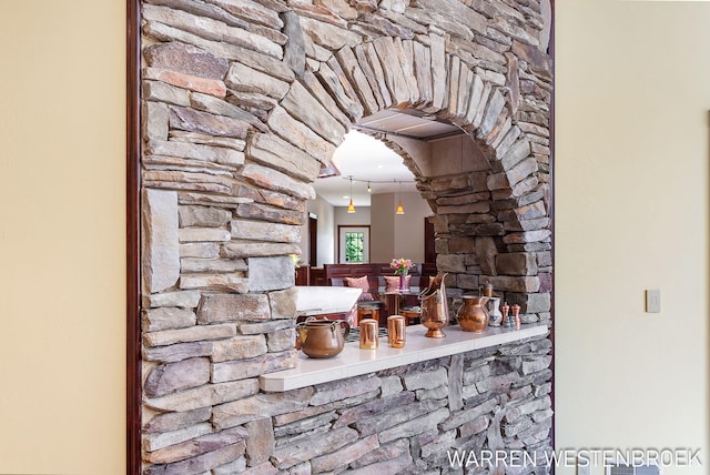 3550 64th Ave, Zeeland, MI 49464 - detailed view of arched walkways
