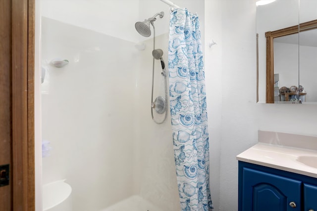 826 Hendricks Dr, Monroe, MI 48162 - full bathroom featuring curtained shower and vanity