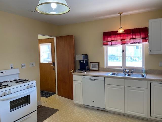 312 Pine St, Elk Rapids, MI 49629 - photo 21