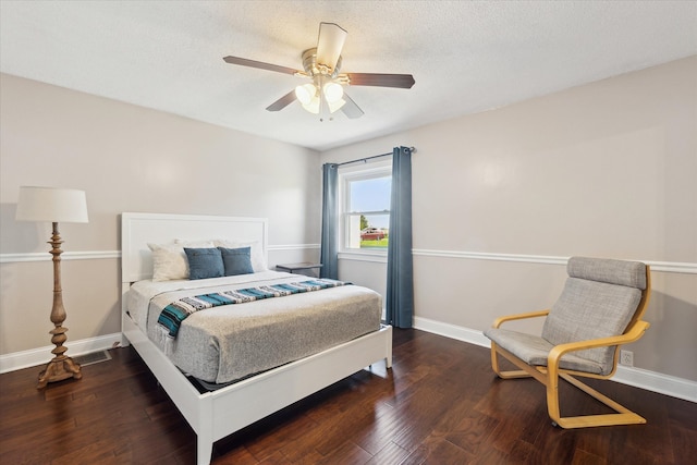 2510 Ruth Dr, Fenton, MI 48430 - bedroom featuring wood finished floors, baseboards, and ceiling fan