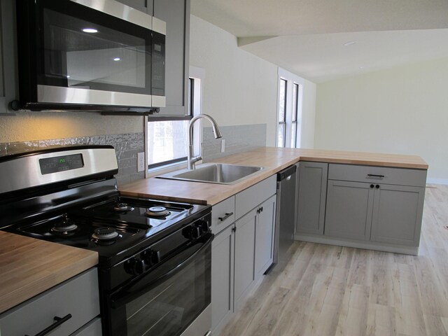 2823 E Ironwood Dr, Traverse City, MI 48685