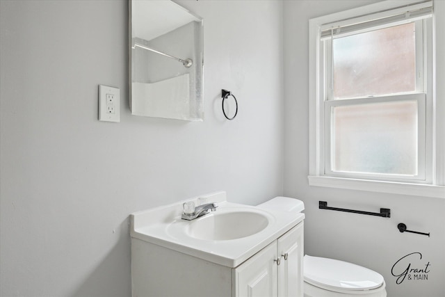 19931 Braile St, Detroit, MI 48219 - bathroom with vanity and toilet