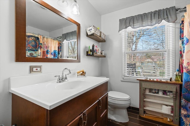 45520 Deshon St, Utica, MI 48317 - full bath featuring toilet and vanity