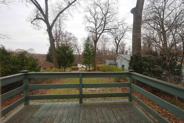69369 Oak St, Benton Harbor, MI 49022 - view of wooden terrace