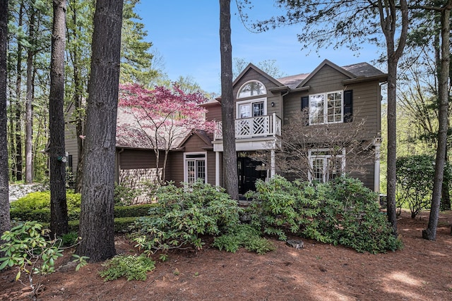 975 Pine Needle Trl, Rochester, MI 48306 - view of front of home with a balcony