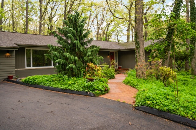 1657 Glenwood Rd, Ann Arbor, MI 48104 - view of single story home