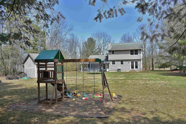 7682 Hampton Cir, Grawn, MI 49637