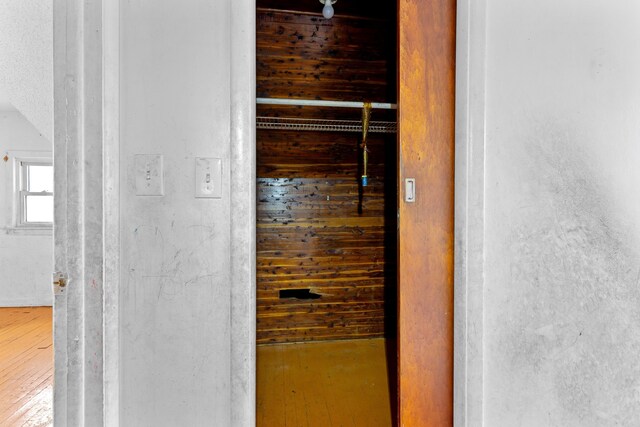 14919 Lesure St, Detroit, MI 48227 - detailed view of wood finished floors