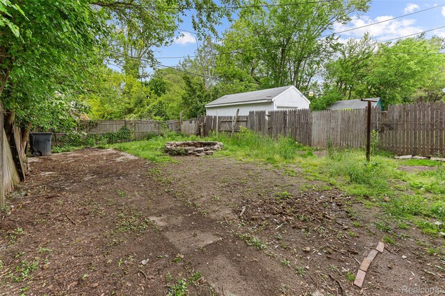 14919 Lesure St, Detroit, MI 48227 - view of fenced backyard