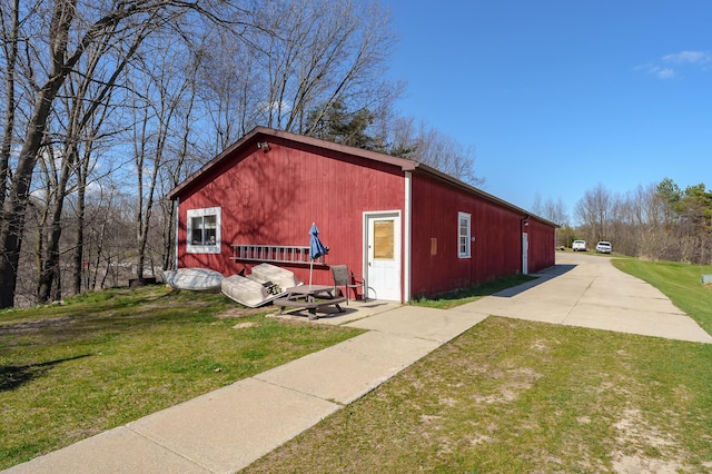 view of outbuilding