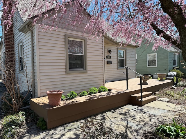 view of front of property featuring a deck