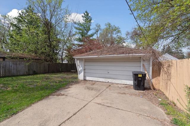 view of detached garage