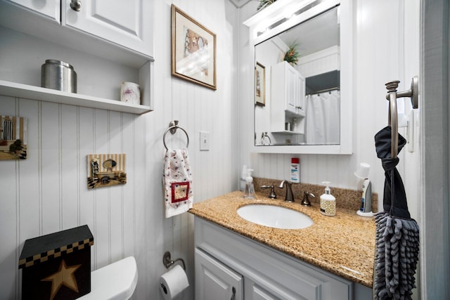 1219 Nokomis Dr, Gladwin, MI 48624 - full bathroom with toilet and vanity
