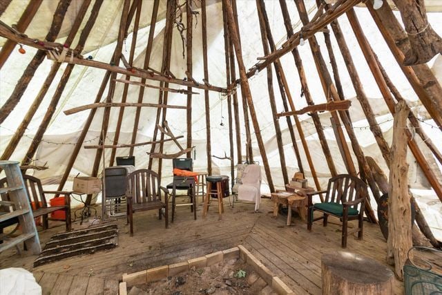 2457 Rocky Top Ln, Commerce Twp, MI 48382 - view of sunroom / solarium