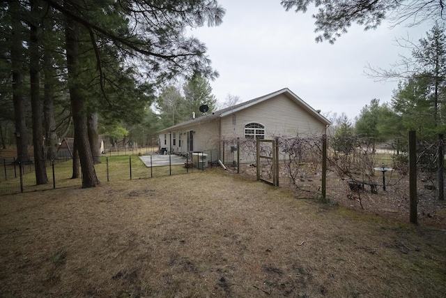 9155 Ivanhoe Dr, Onekama, MI 49675 - exterior space