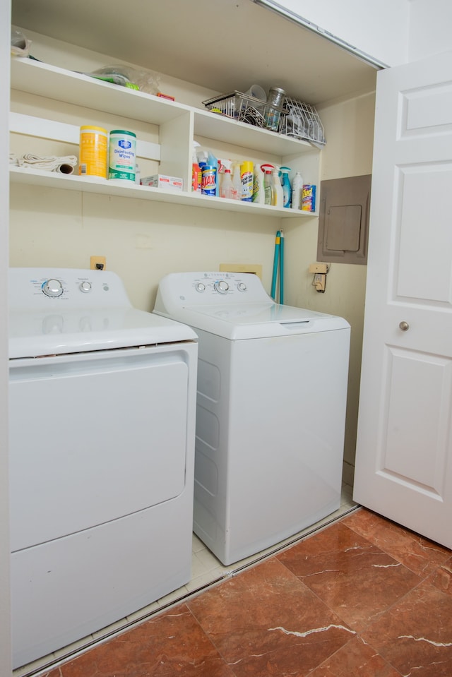 3559 Port Cove Dr Unit 25, Waterford, MI 48328 - laundry area with independent washer and dryer and laundry area