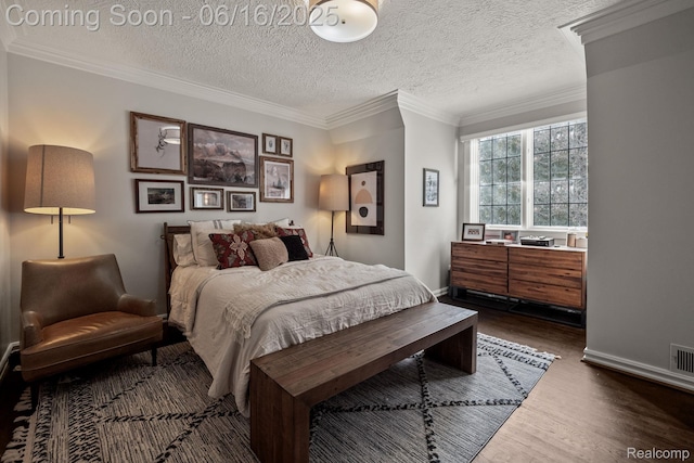 2010 W Valley Rd, Bloomfield Hills, MI 48304 - bedroom featuring dark wood finished floors, crown molding, and a textured ceiling