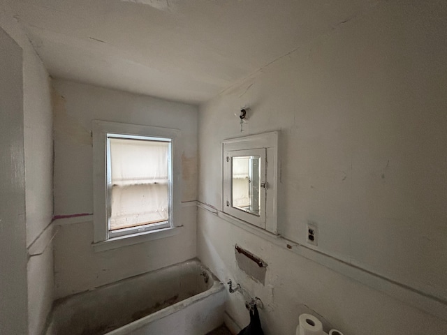 full bath with a bathing tub