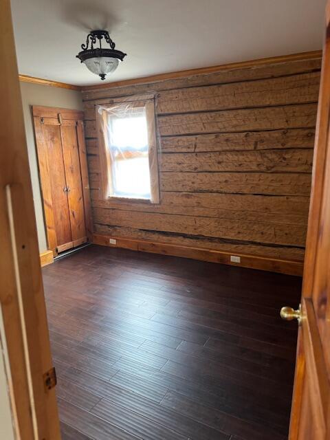 314 W Main, Whitehall, MI 49461 - interior space with dark wood finished floors