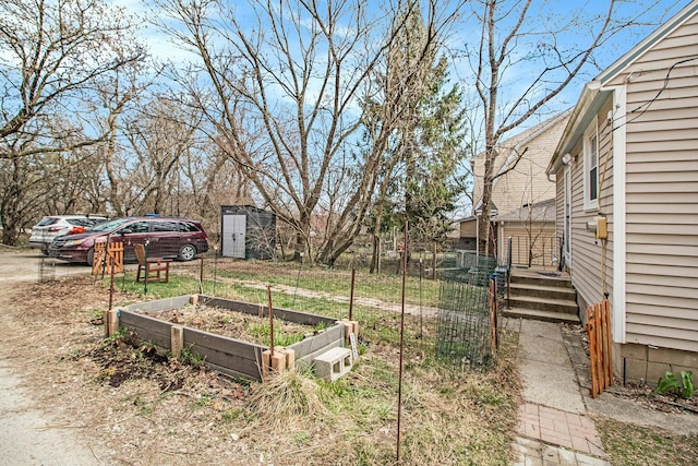 view of yard with a garden