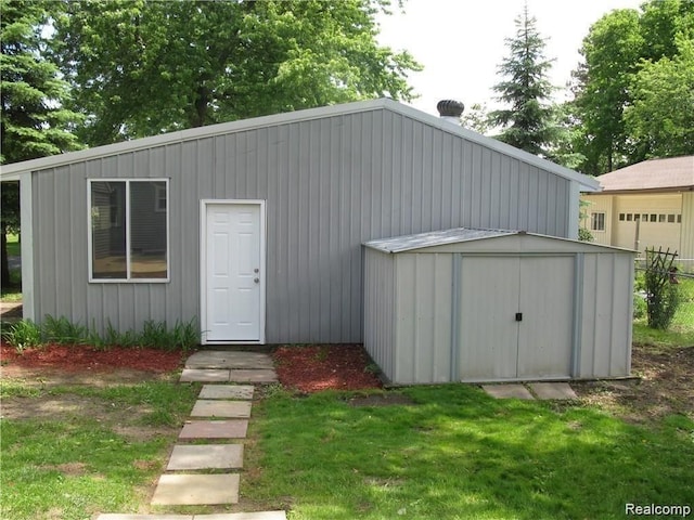 702 Oda St, Davison, MI 48423 - view of shed