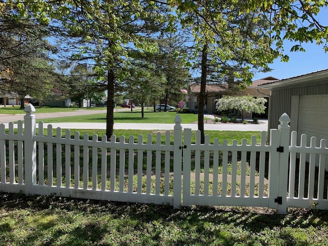 702 Oda St, Davison, MI 48423 - view of yard