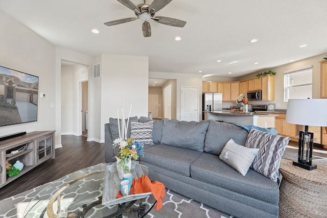 living room featuring dark wood-style floors, visible vents, baseboards, recessed lighting, and ceiling fan