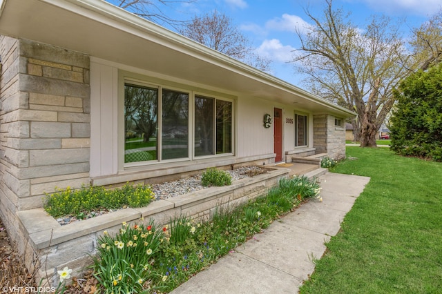 3105 Kevin St, Saint Joseph, MI 49085 - entrance to property with a yard