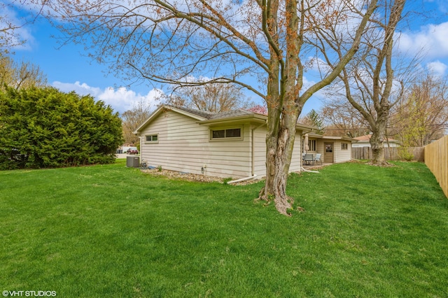 3105 Kevin St, Saint Joseph, MI 49085 - view of yard with fence