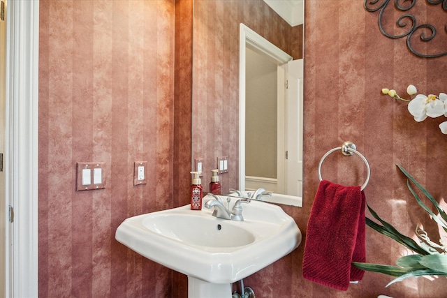 8504 Riverwalk Dr, Fenton, MI 48430 - bathroom featuring a sink