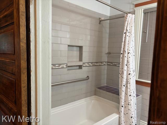 309 Rosedale Ct, Detroit, MI 48202 - photo 18
