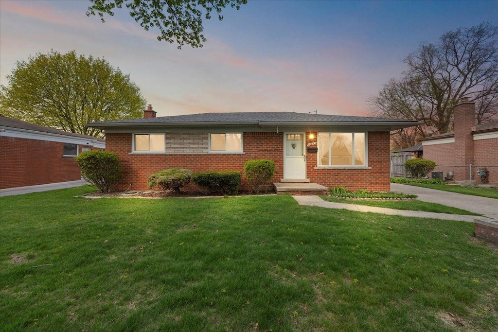 14953 Colpaert Dr, Warren, MI 48088 - photo 1