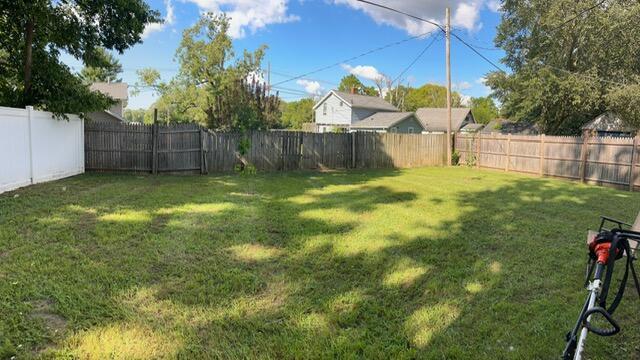 21 River St, Niles, MI 49120 - view of yard featuring a fenced backyard